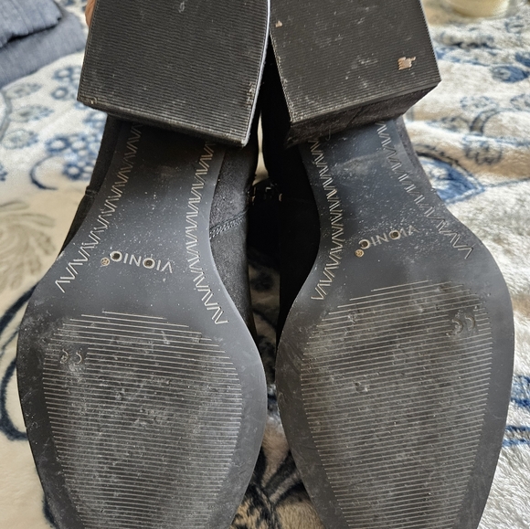 Vionic block heel ankle boots. Size 10 - Picture 5 of 10